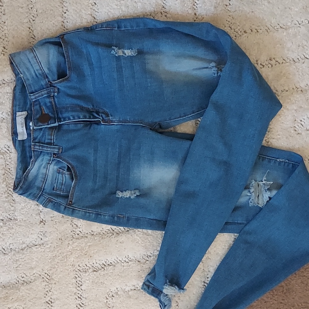 Bamboo distressed, ripped Super Soft Rayon skinny Jeans. Size 0